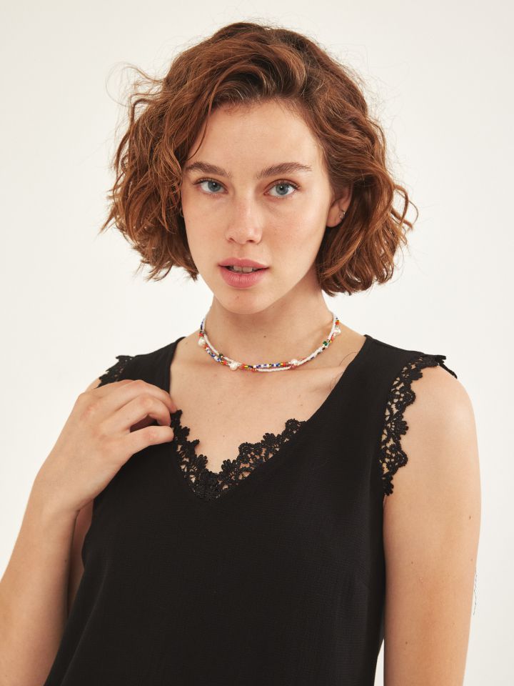 חולצה V קרושה PROMO בצבע שחור