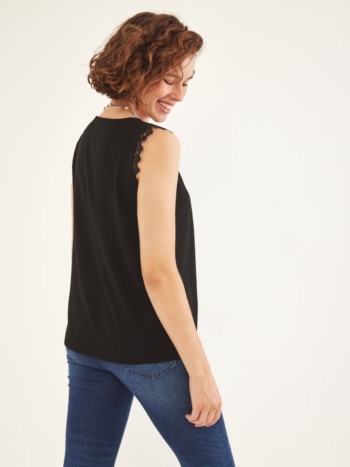 חולצה V קרושה PROMO בצבע שחור