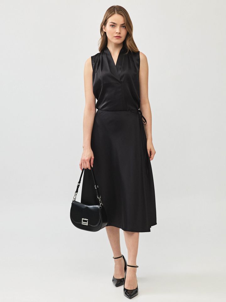 חולצה סטן ROMI PROMO בצבע שחור