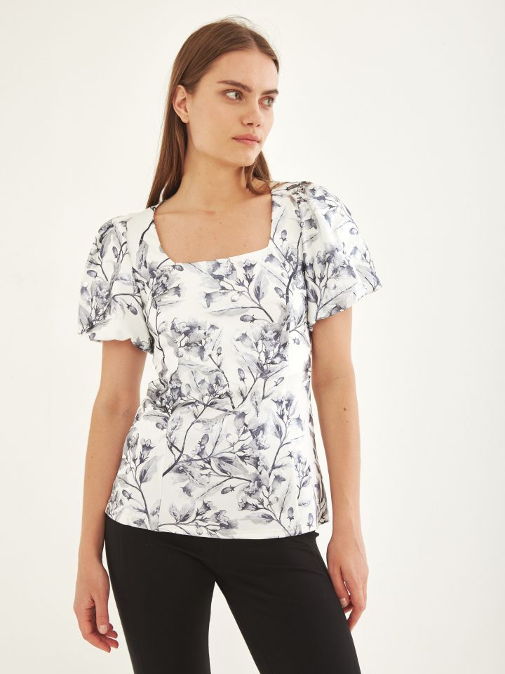 חולצה דפוס פוייל שרוול בלון בצבע אופוויט