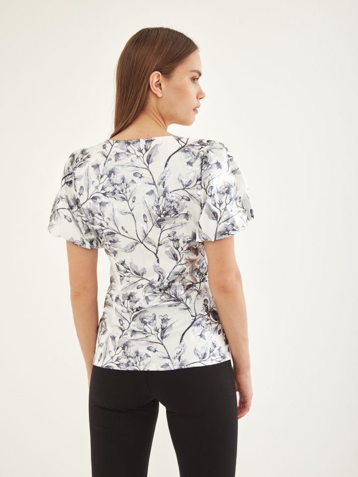 חולצה דפוס פוייל שרוול בלון בצבע אופוויט