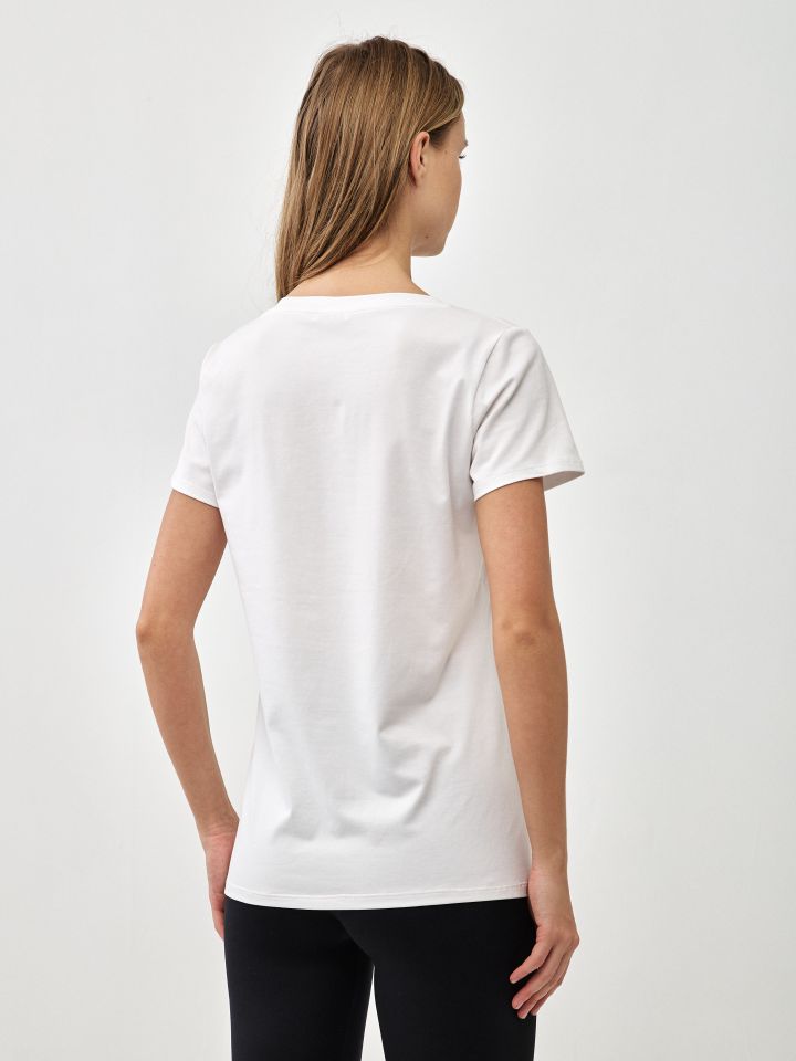 חולצה V נעליים PROMO בצבע לבן