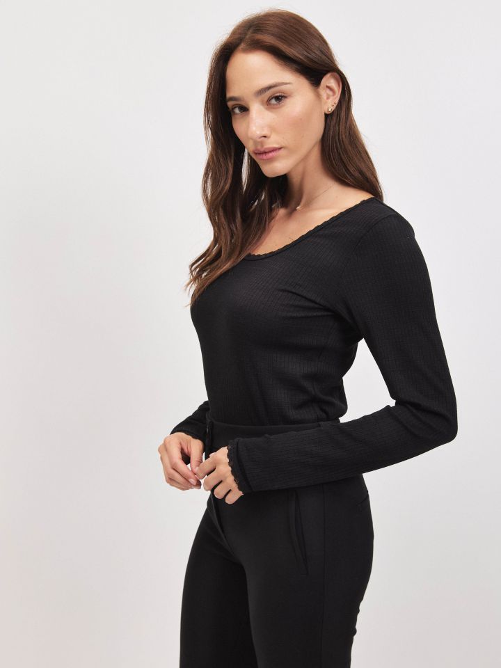 חולצה ריב פתח כפול PROMO בצבע שחור