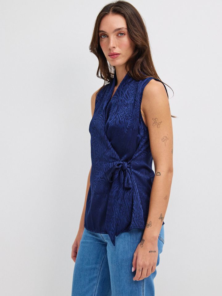 חולצה מעטפה ג’קרט PROMO בצבע נייבי