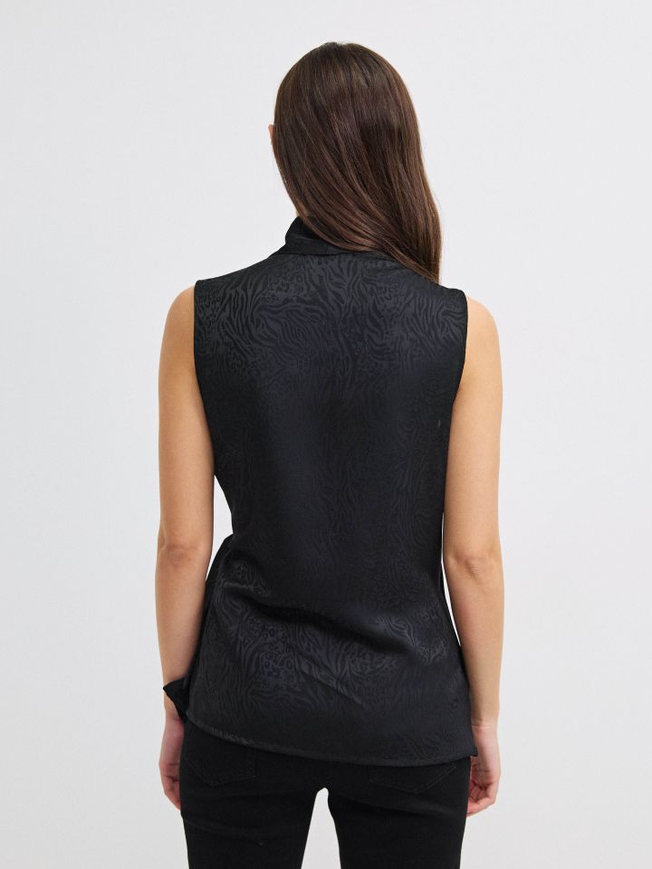 חולצה מעטפה ג’קרט PROMO בצבע שחור