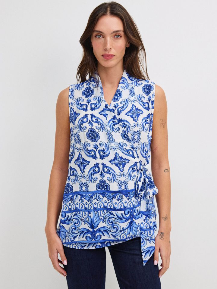 חולצה מעטפה דפוס PROMO בצבע כחול/לבן