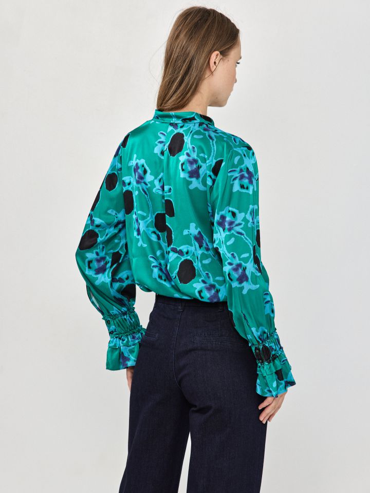 חולצה סטן דפוס בצבע ירוק