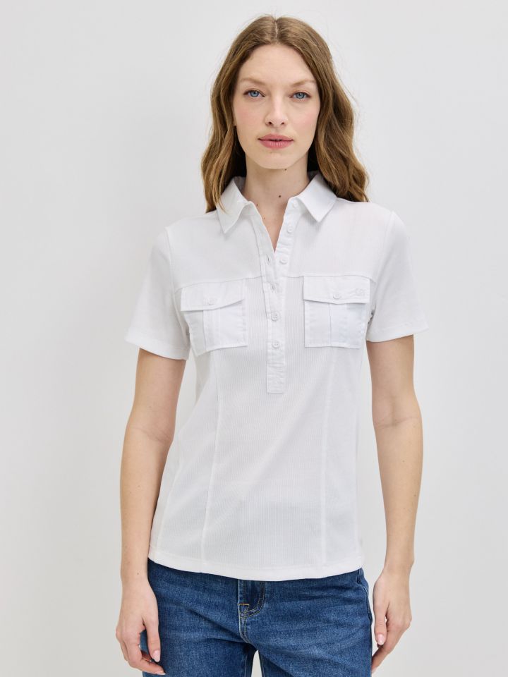 חולצה כיסים בצבע לבן