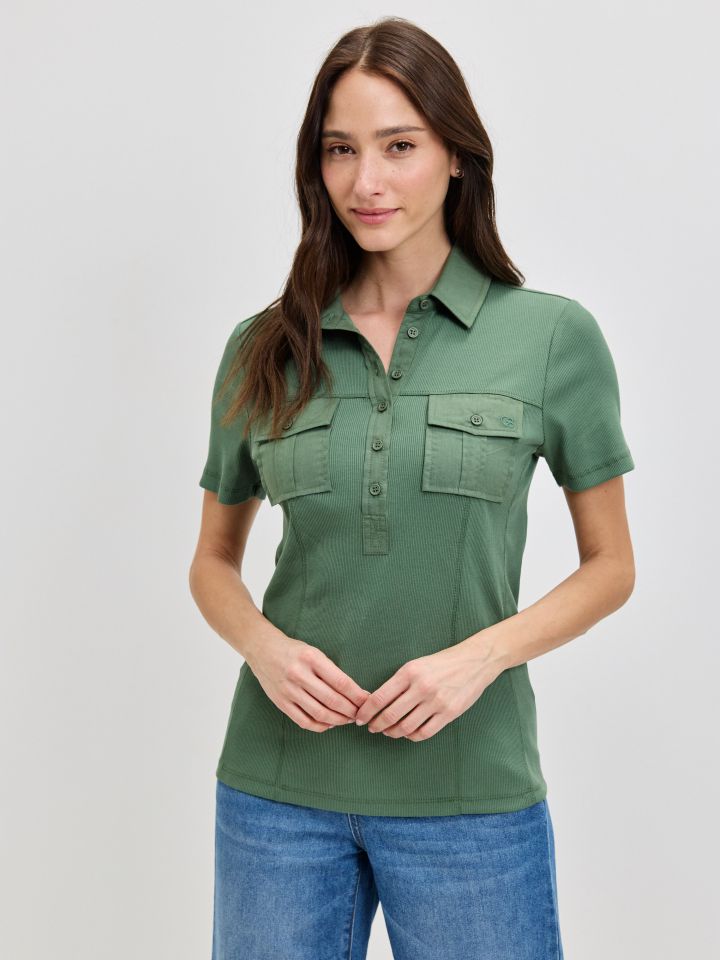 חולצה כיסים בצבע זית בהיר