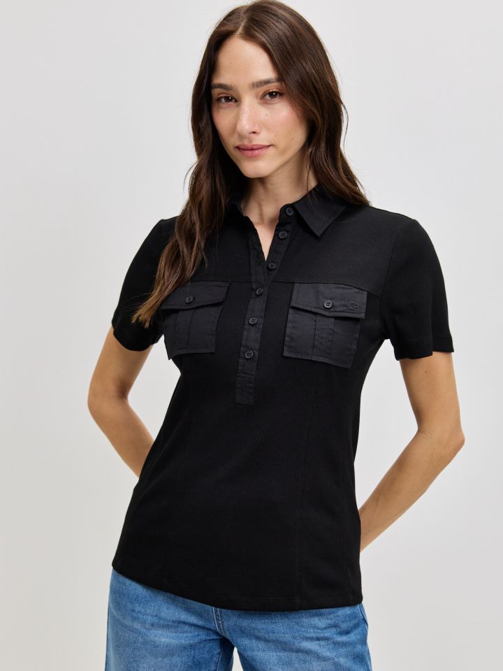 חולצה כיסים בצבע שחור