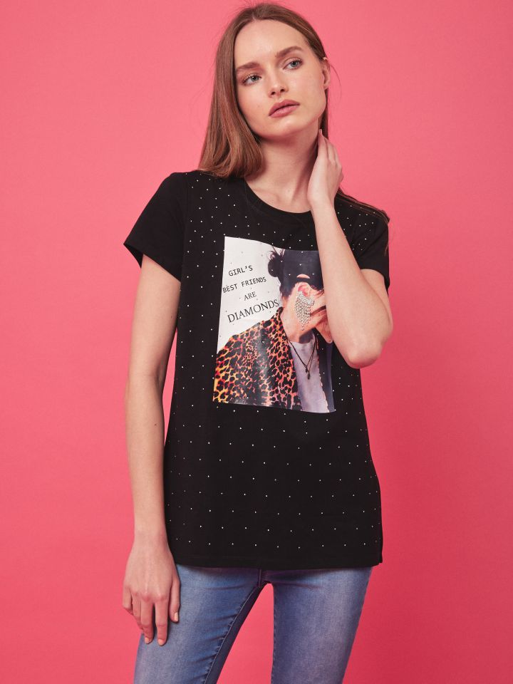 חולצה עגיל יהלומים בצבע שחור