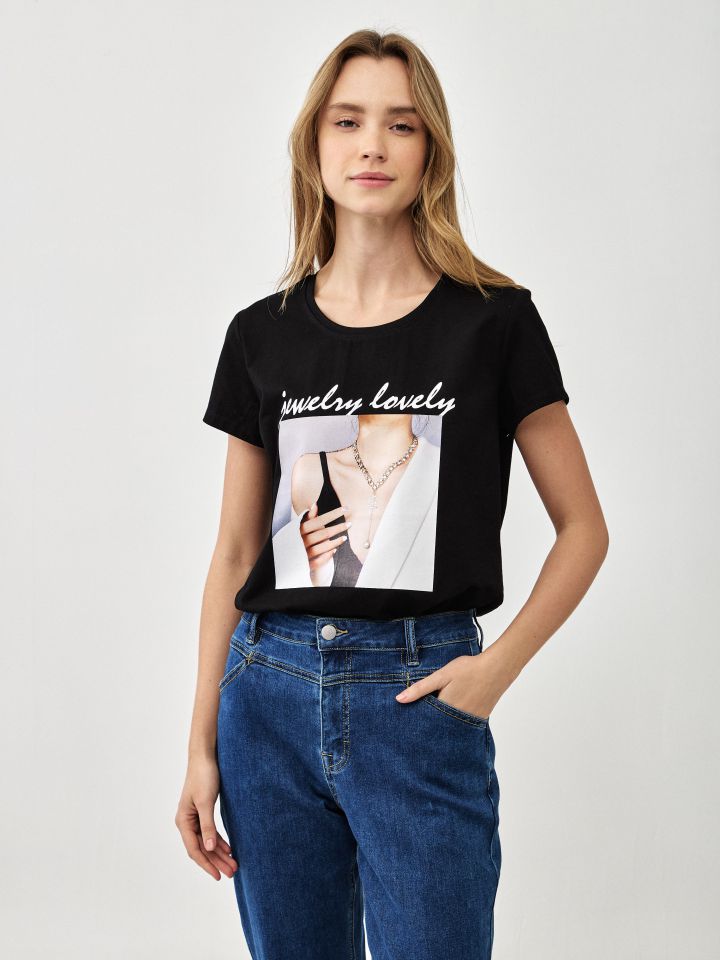 חולצה דפוס שרשרת PROMO בצבע שחור