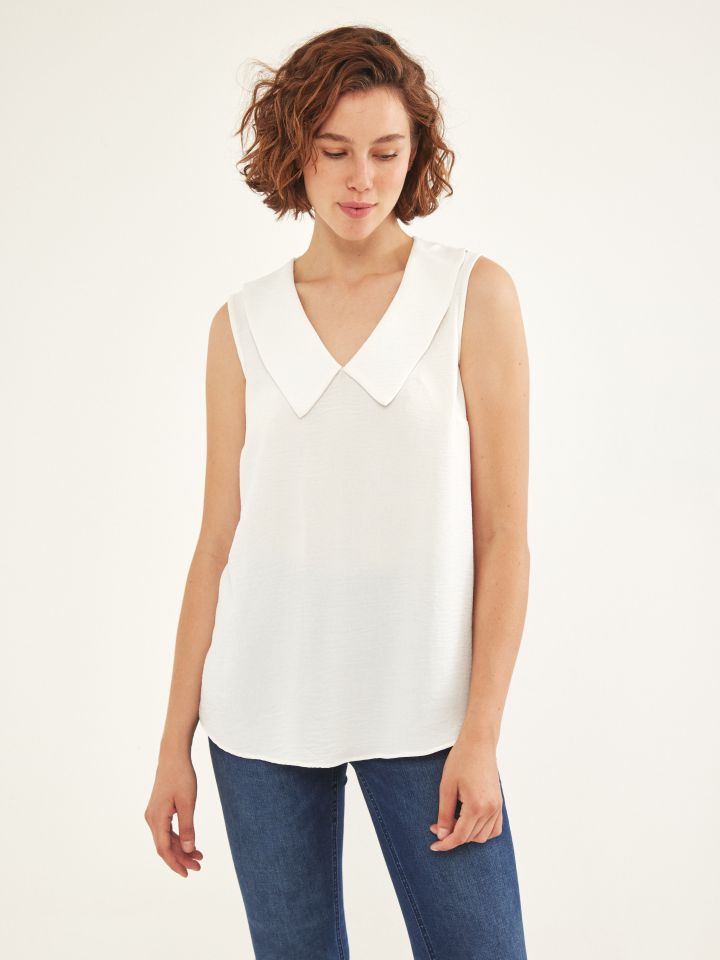 חולצה V צוארון PROMO בצבע אופוויט