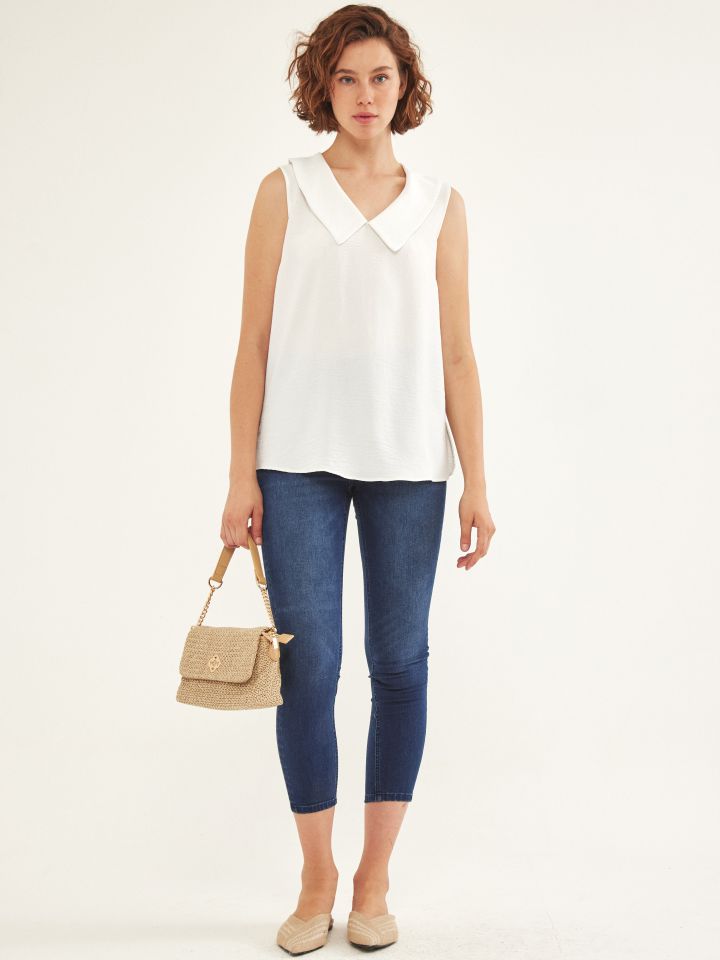 חולצה V צוארון PROMO בצבע אופוויט