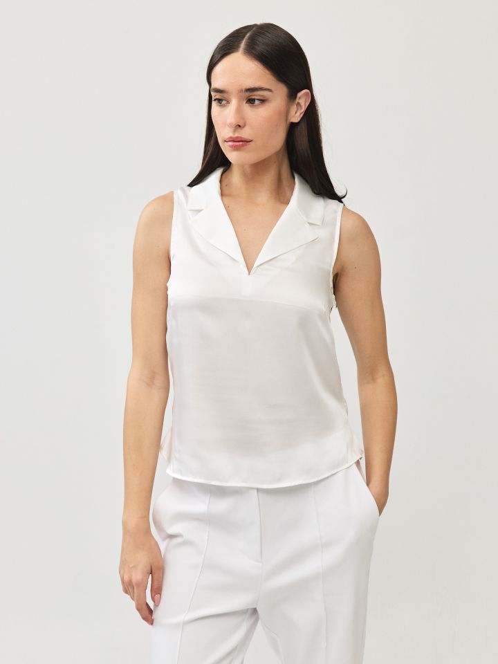 חולצה סטן קשירה בגב בצבע לבן