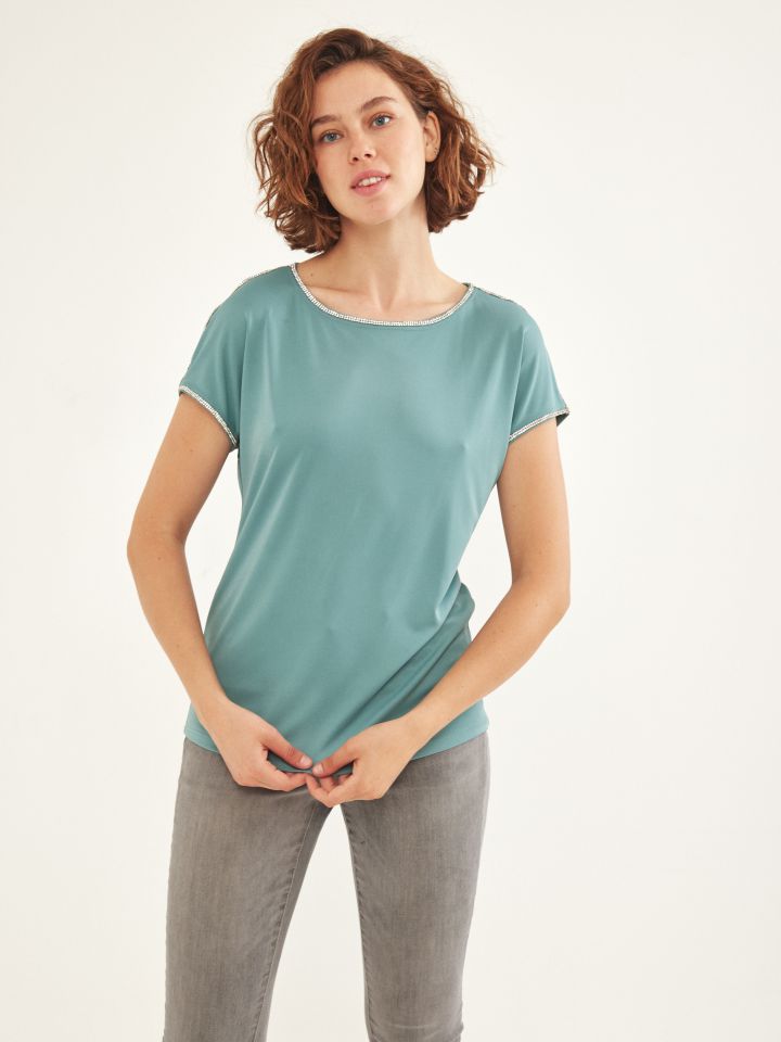 חולצה אמזון יהלומים בצבע ירוק בהיר