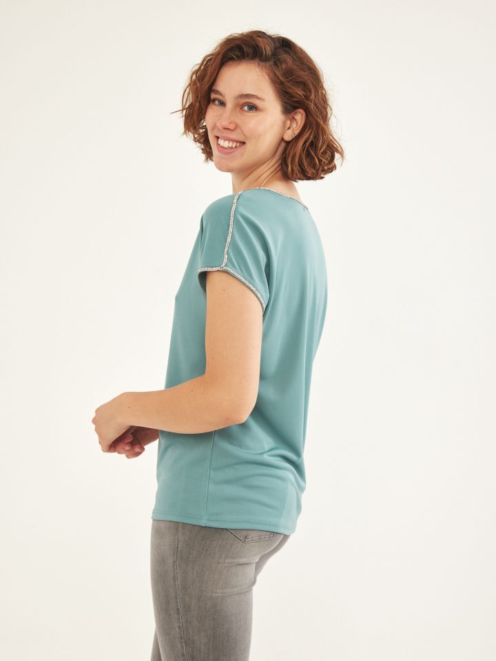 חולצה אמזון יהלומים בצבע ירוק בהיר