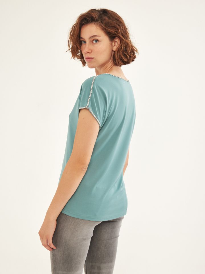 חולצה אמזון יהלומים בצבע ירוק בהיר