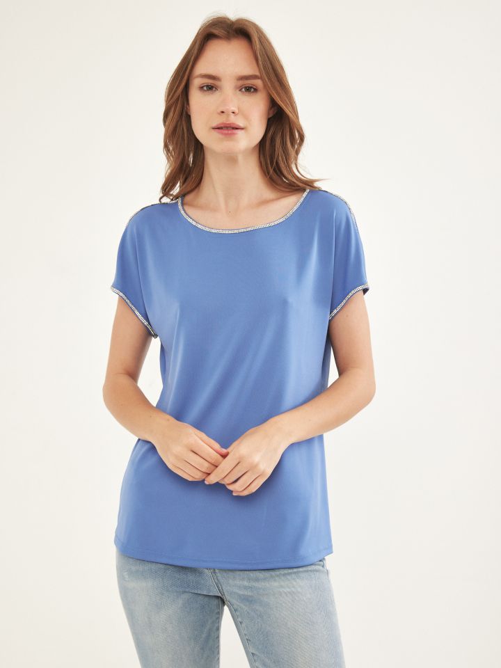 חולצה אמזון יהלומים בצבע כחול ונסה