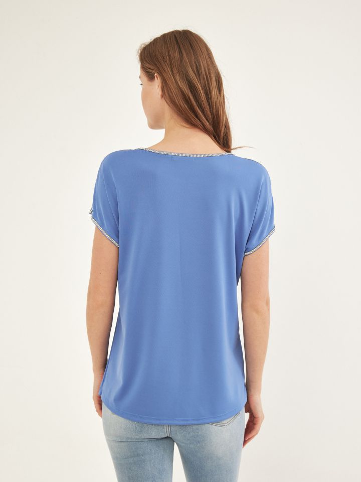 חולצה אמזון יהלומים בצבע כחול ונסה