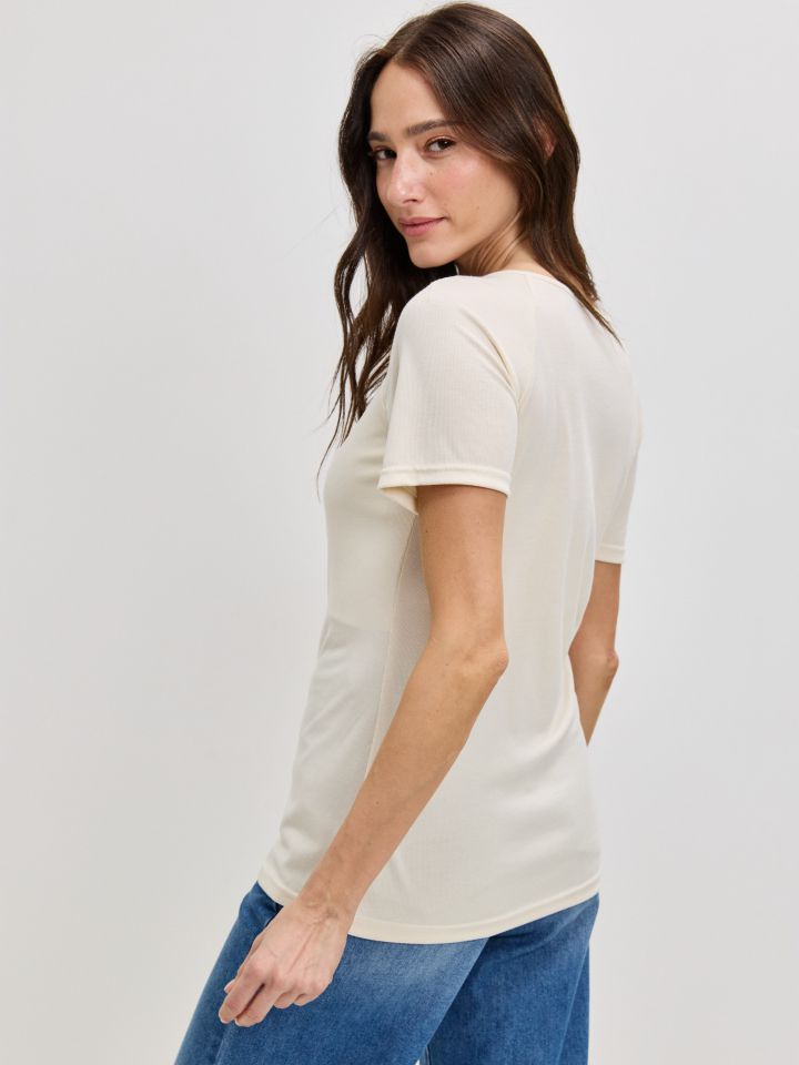 חולצה V ריב PROMO בצבע בייז’