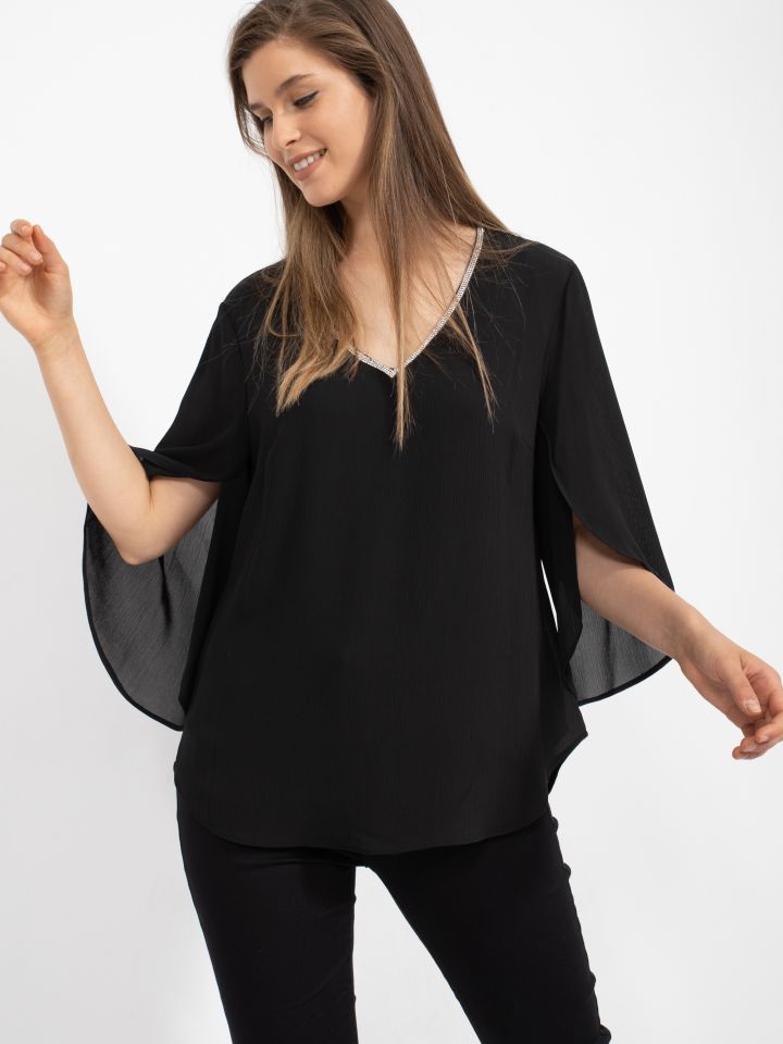 חולצה V שיפון יהלומים בצבע שחור