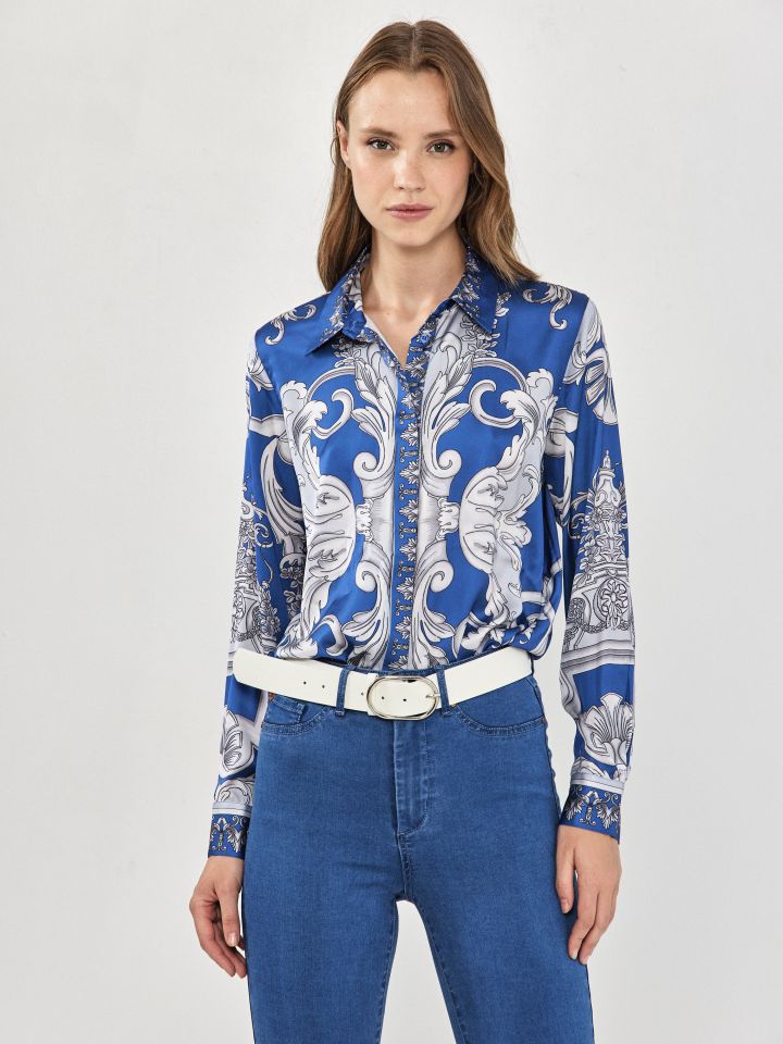 חולצה דפוס צוארון בצבע כחול ויקטוריה