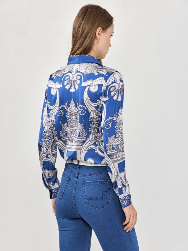 חולצה דפוס צוארון בצבע כחול ויקטוריה