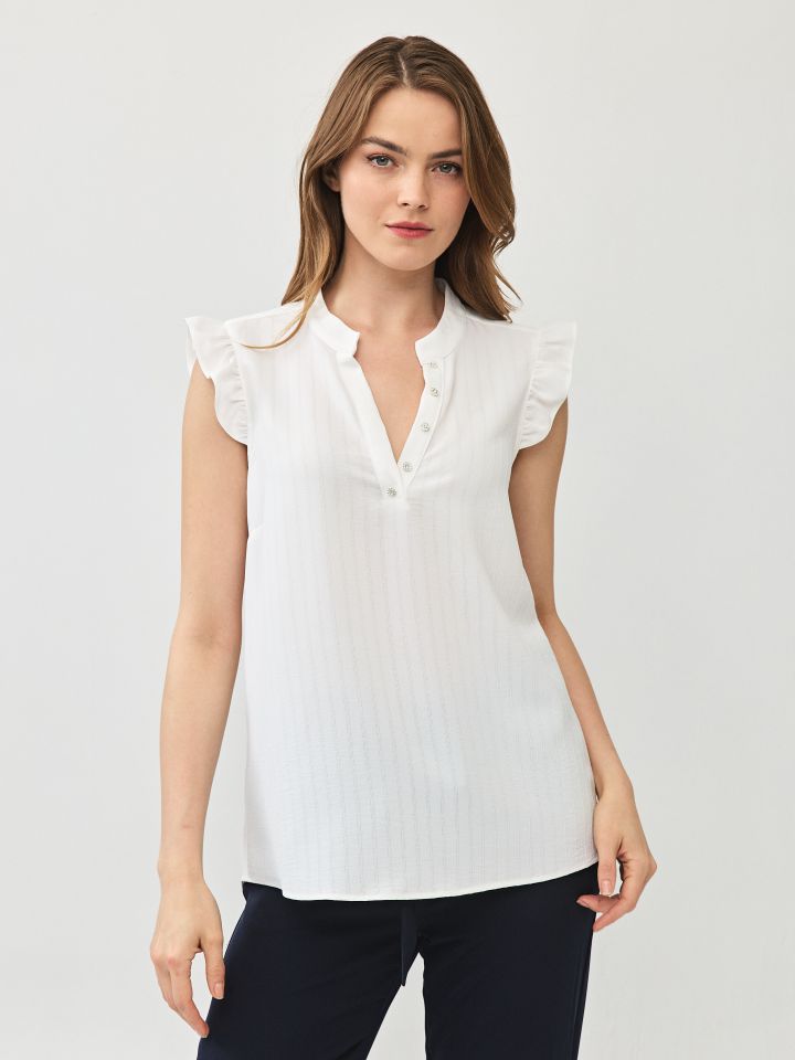 חולצה פסי אורך כפתורי דמוי יהלומים בצבע לבן