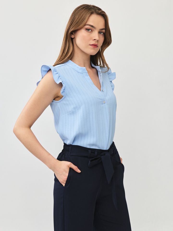 חולצה פסי אורך כפתורי דמוי יהלומים בצבע תכלת