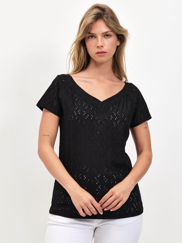 חולצה V תחרה PROMO בצבע שחור