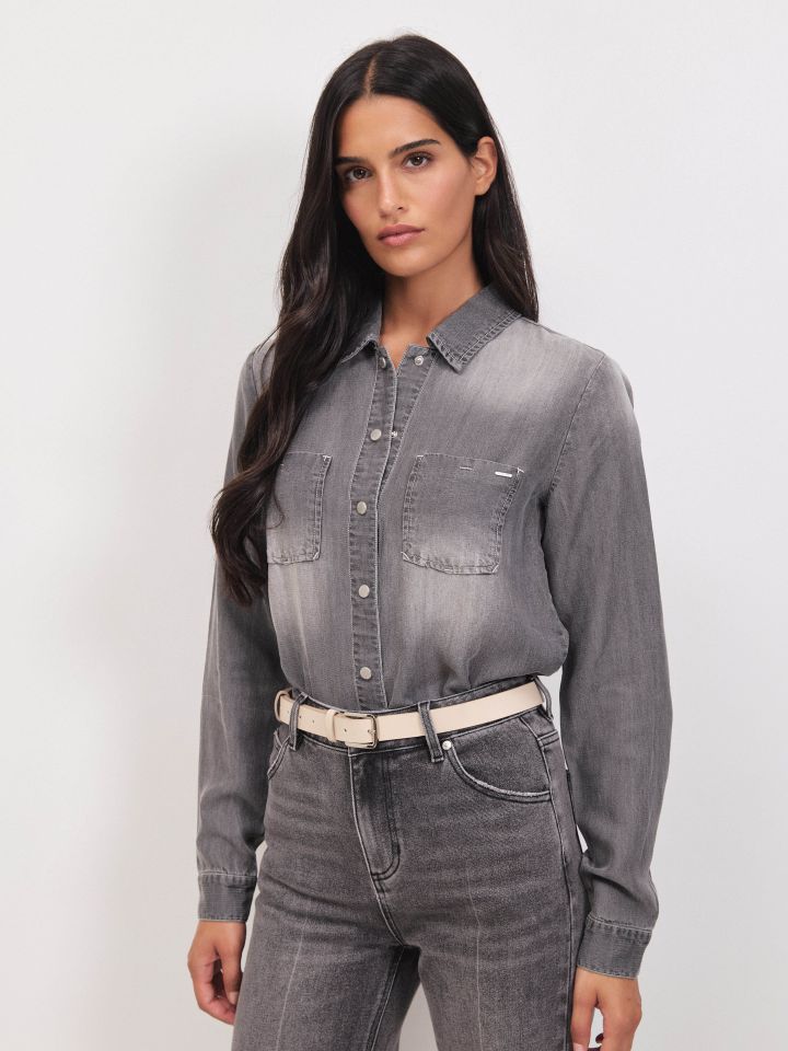 חולצה ג’ינס ויסקוזה לחצניות בצבע אפור כסף