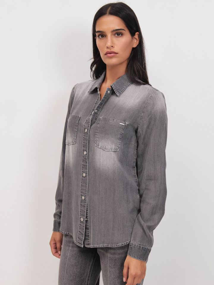 חולצה ג’ינס ויסקוזה לחצניות בצבע אפור כסף