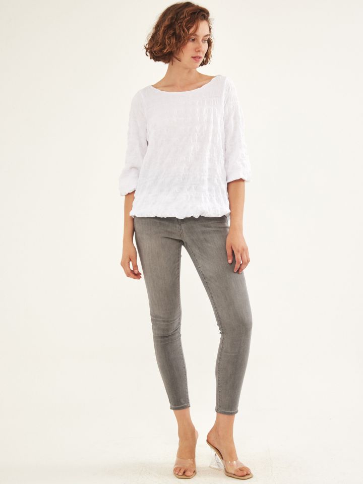 חולצה בלון בצבע לבן