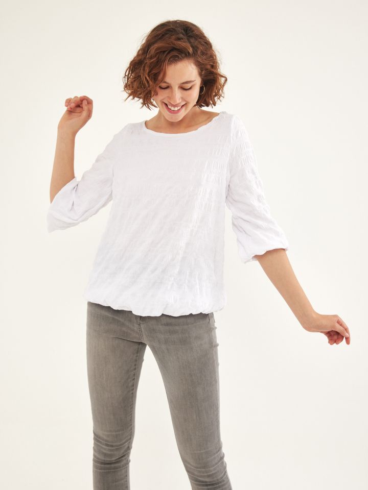 חולצה בלון בצבע לבן