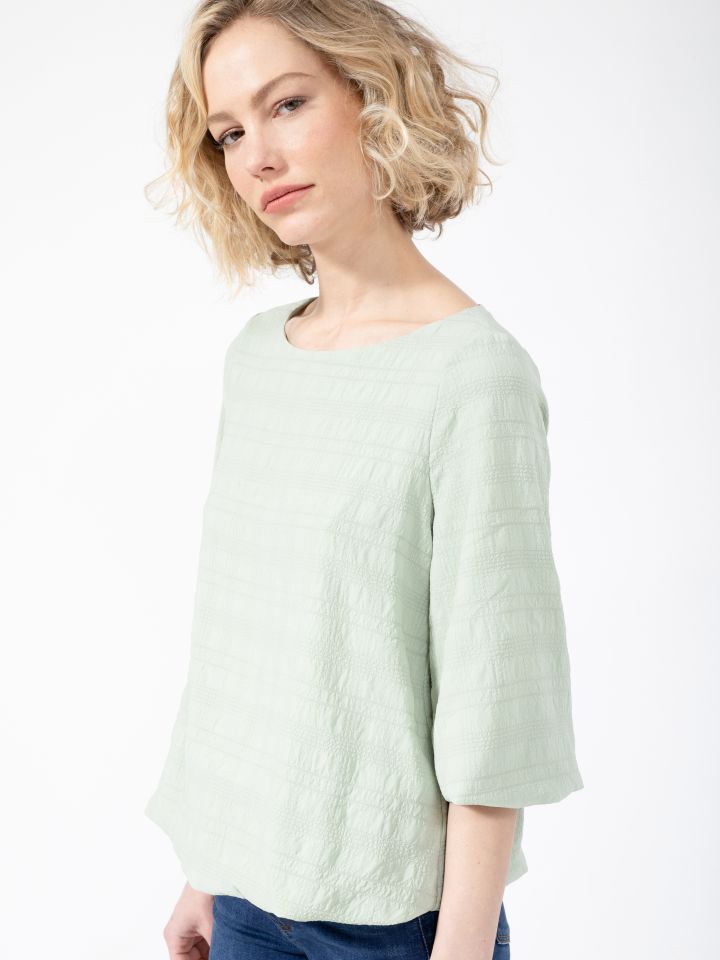 חולצה בלון בצבע ירוק בהיר