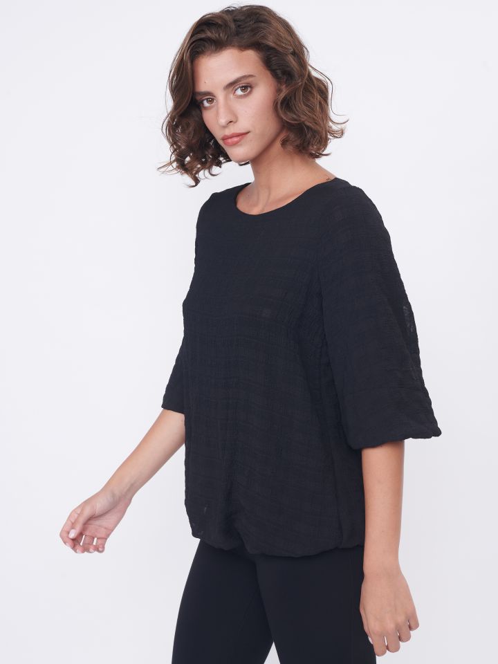 חולצה בלון בצבע שחור