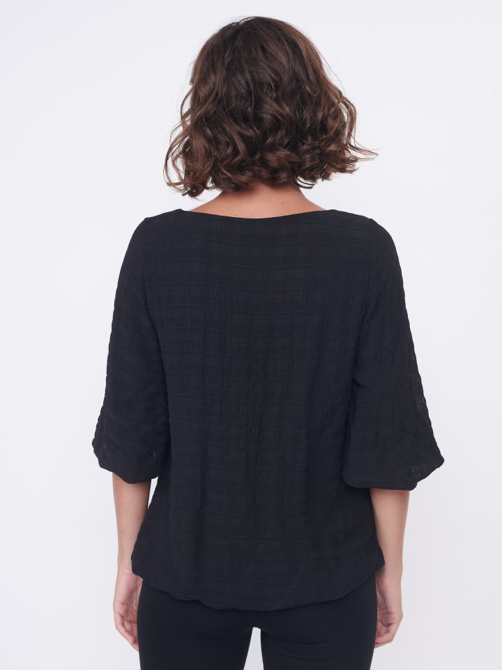 חולצה בלון בצבע שחור