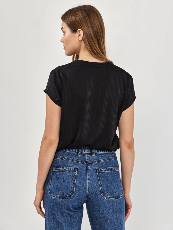 חולצה פסים שינה ללא שרוול בצבע שחור