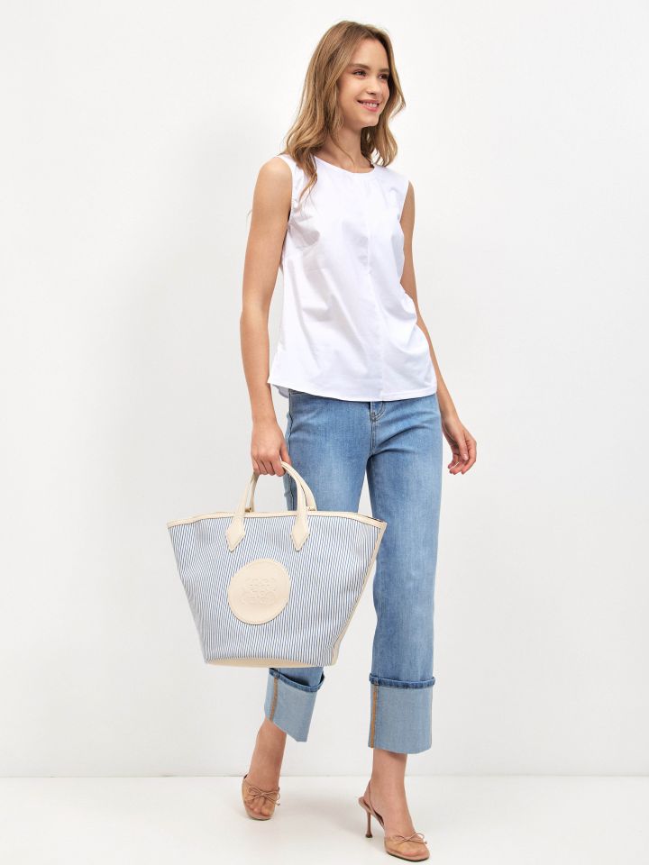 חולצה כיווץ צד SHIRA בצבע לבן