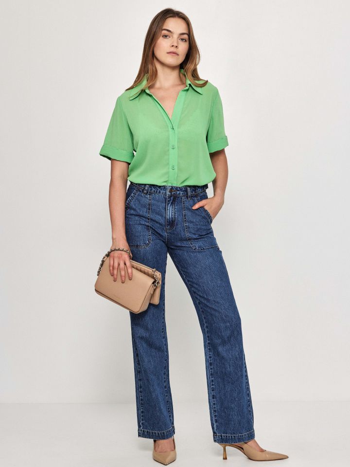 חולצה מכופתרת חצי שרוול בצבע ירוק