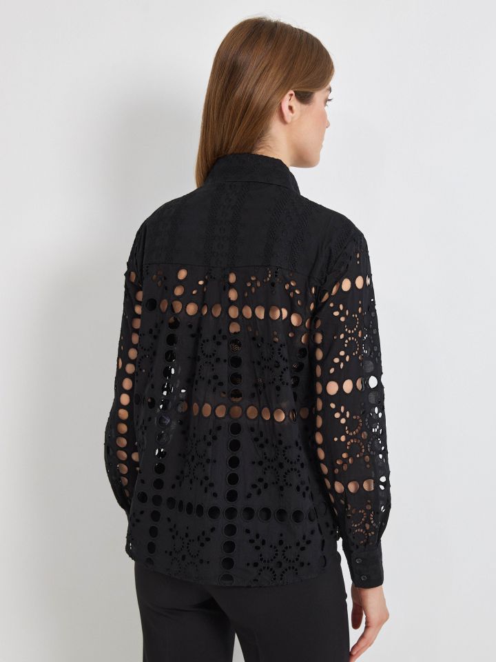 חולצה קרושה בצבע שחור