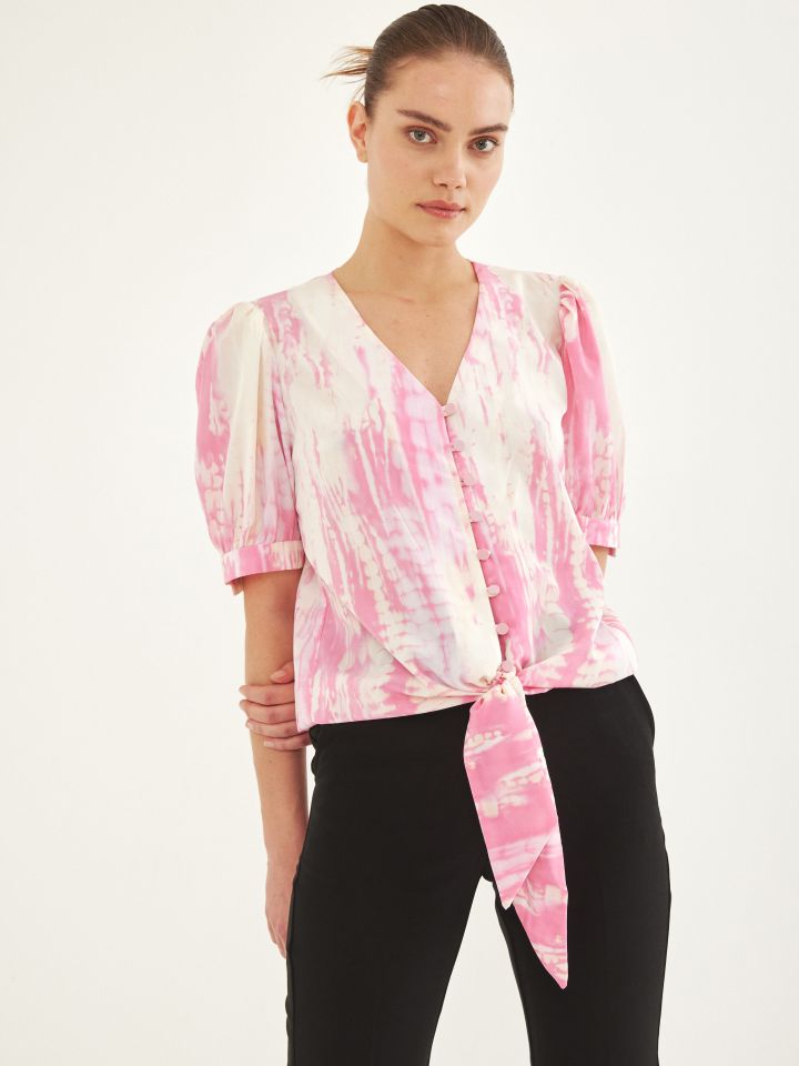 חולצה V כפתורים קשירה בצבע ורוד