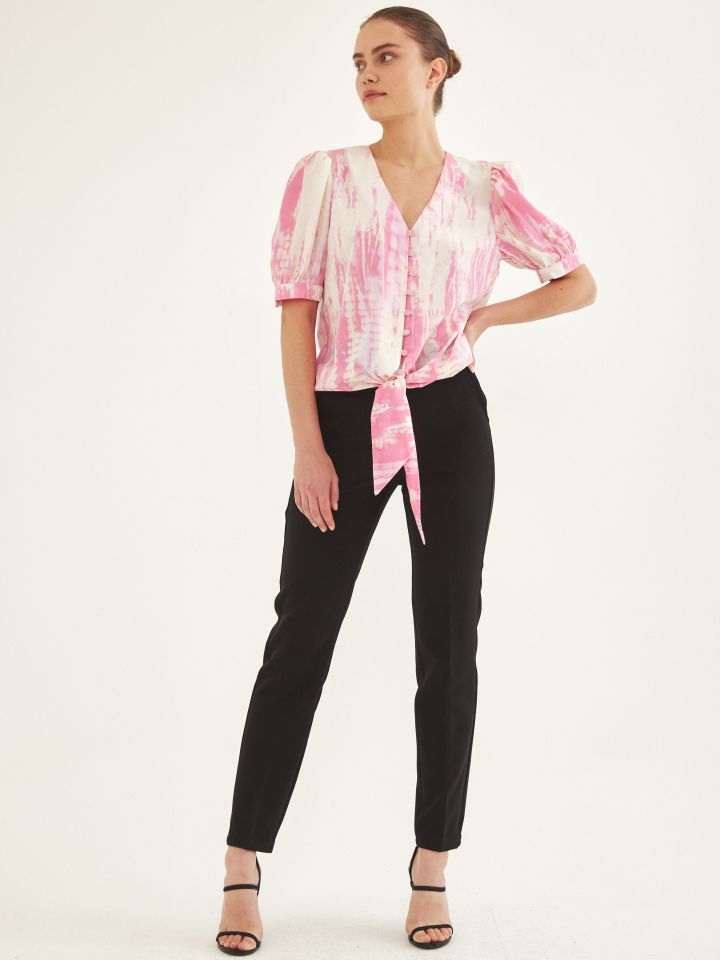 חולצה V כפתורים קשירה בצבע ורוד