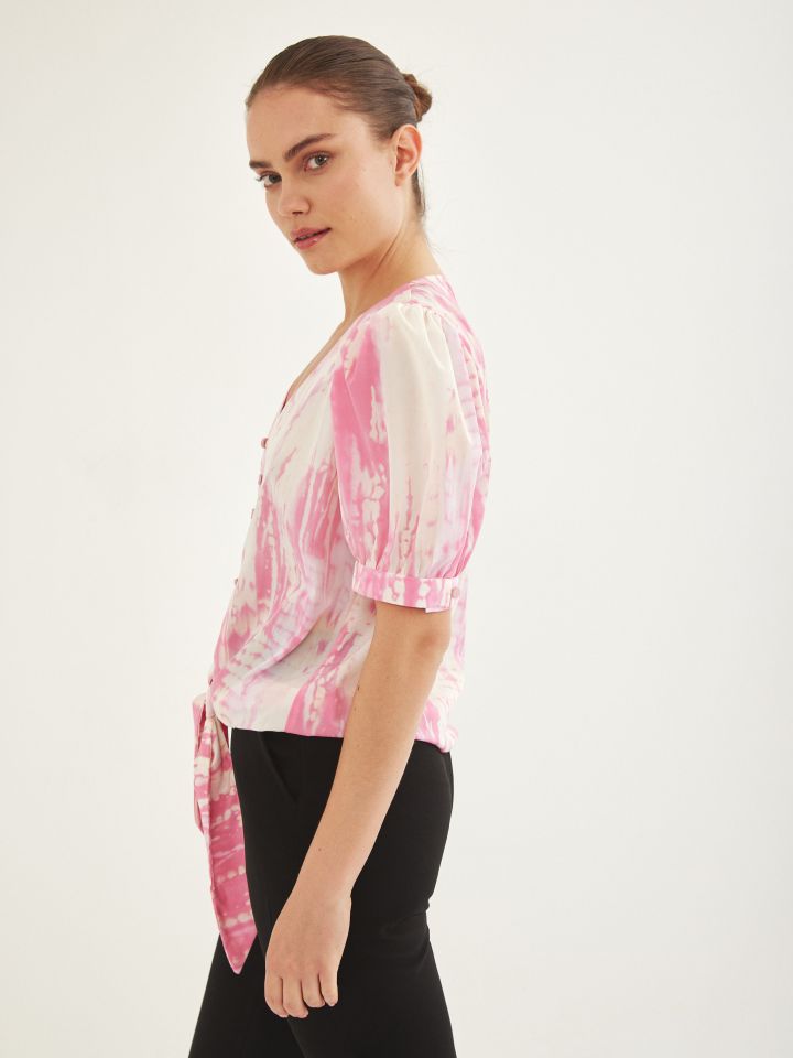 חולצה V כפתורים קשירה בצבע ורוד