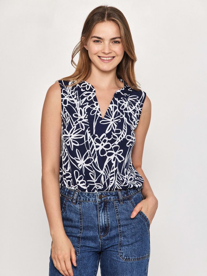 חולצה דפוס PROMO V בצבע נייבי