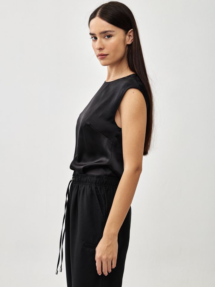 חולצה סטן PROMO PARIS בצבע שחור