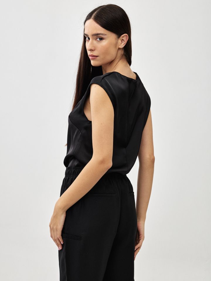 חולצה סטן PROMO PARIS בצבע שחור