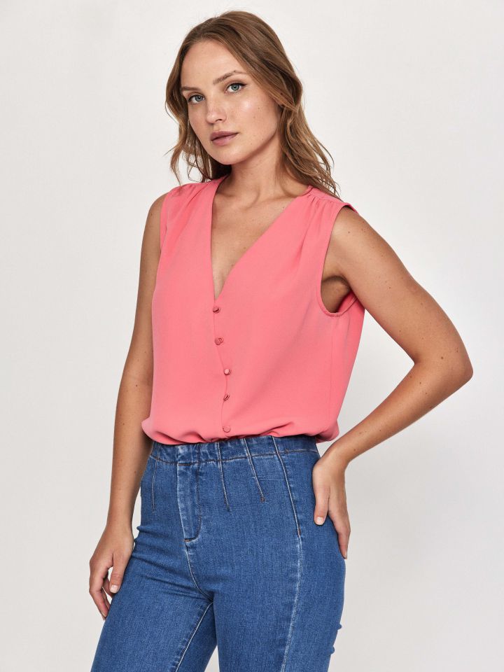 חולצה V כפתורים בצבע ורוד