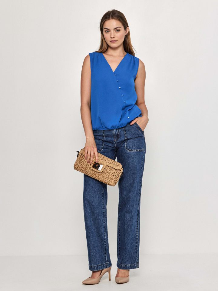 חולצה V כפתורים בצבע רויאל בינוני